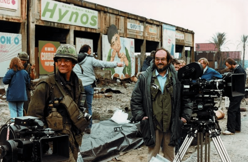 Matthew Modine and Stanley Kubrick on the set